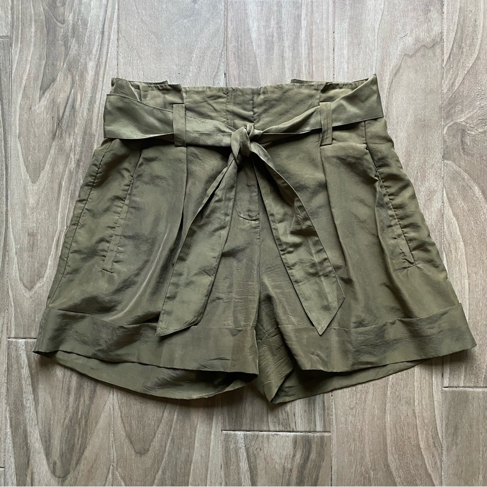 Theory 100% silk olive army green paperbag waist belted self tie shorts size 2